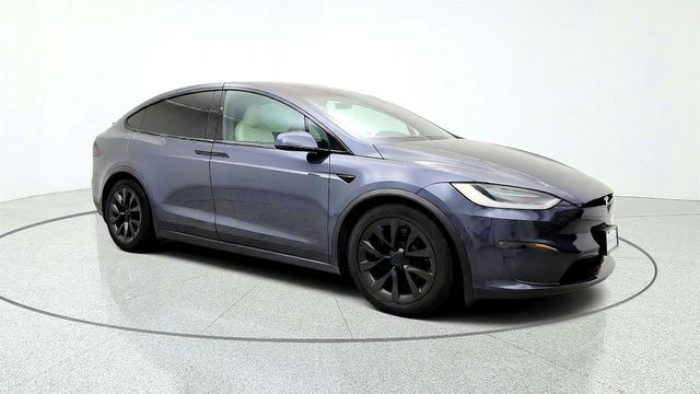 2022 Tesla Model X AWD w/ Cream Premium Interior - 23079085 - 2