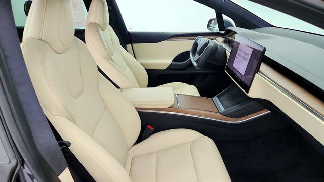 2022 Tesla Model X AWD w/ Cream Premium Interior - 23079085 - 30