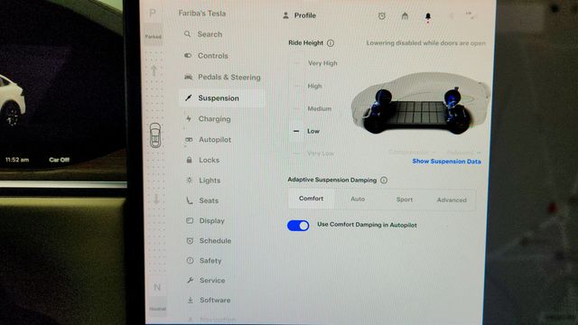 2022 Tesla Model X AWD w/ Cream Premium Interior - 23080906 - 18