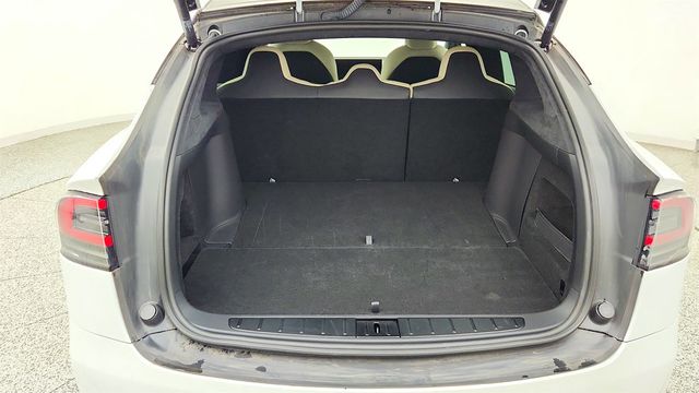 2022 Tesla Model X AWD w/ Cream Premium Interior - 23080906 - 24