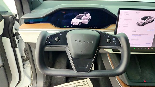 2022 Tesla Model X AWD w/ Falcon Wing Doors & Panoramic Windshield - 22997982 - 11