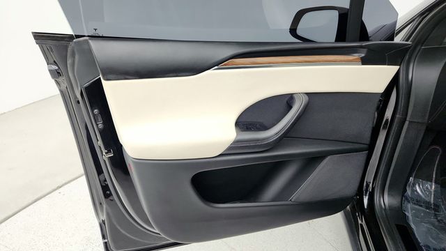 2022 Tesla Model X AWD w/ Full Self-Driving Capability, 22'' Wheels, Cream Interior - 22950817 - 10