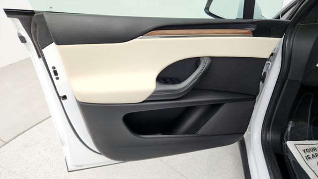 2022 Tesla Model X AWD with 6 Seat Cream Interior - 22942010 - 10