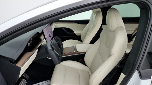 2022 Tesla Model X AWD with 6 Seat Cream Interior - 22942010 - 23