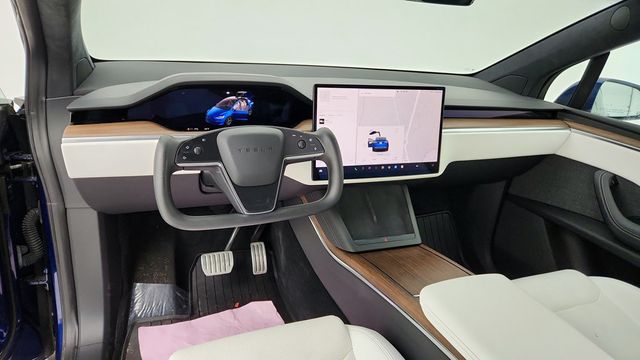 2022 Tesla Model X AWD with White & Black Premium Interior - 22944705 - 9