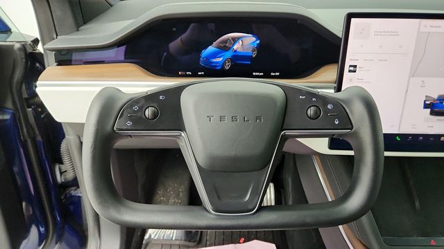 2022 Tesla Model X AWD with White & Black Premium Interior - 22944705 - 11
