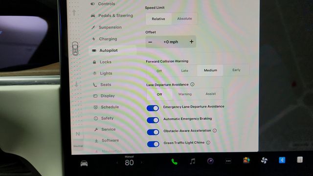 2022 Tesla Model X AWD with White & Black Premium Interior - 22944705 - 19