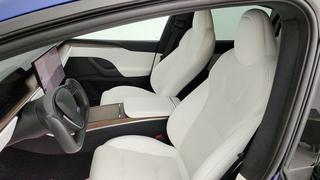 2022 Tesla Model X AWD with White & Black Premium Interior - 22944705 - 22