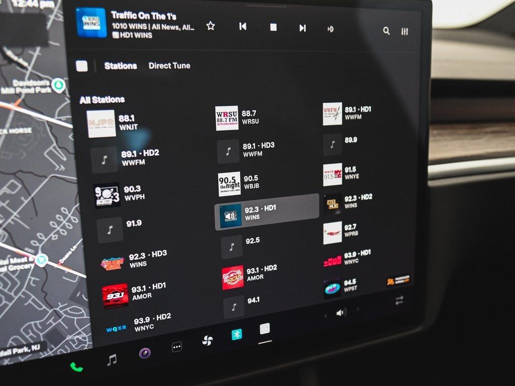 2022 Tesla Model X photo 14