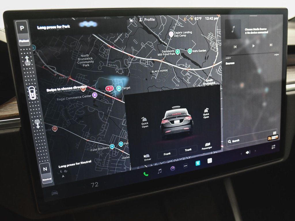 2022 Tesla Model X photo 17