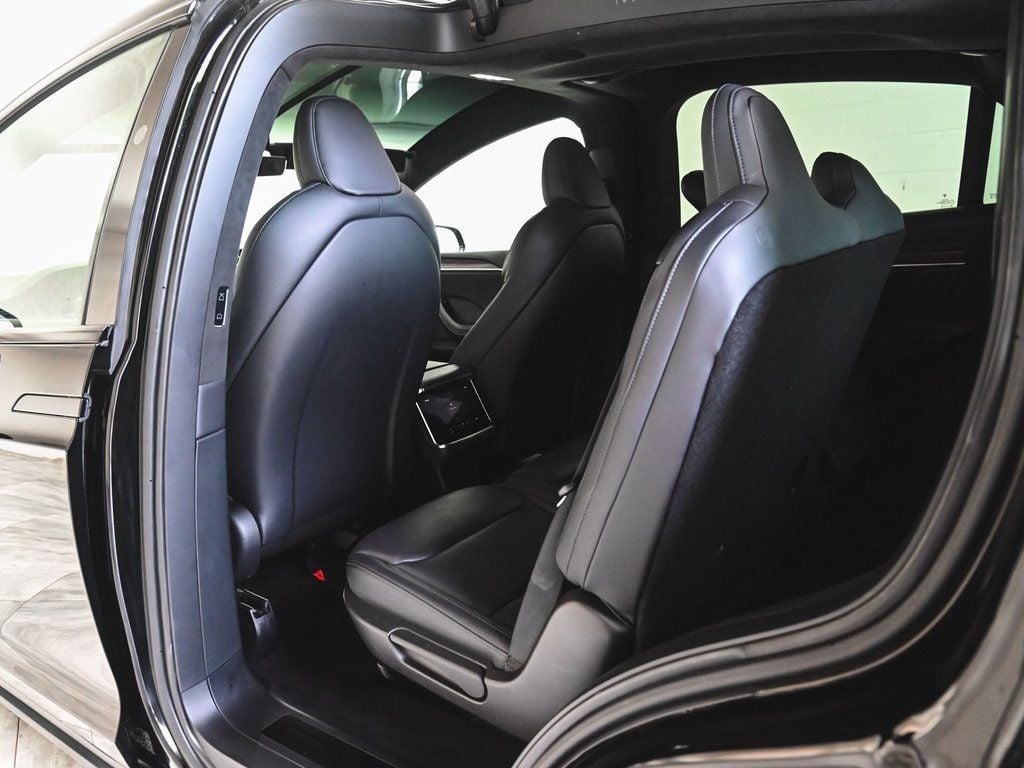 2022 Tesla Model X photo 21