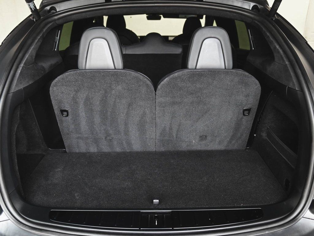 2022 Tesla Model X photo 25