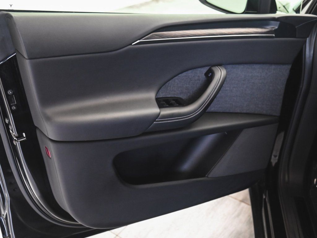 2022 Tesla Model X photo 8