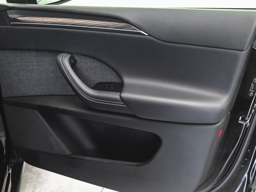 2022 Tesla Model X photo 9