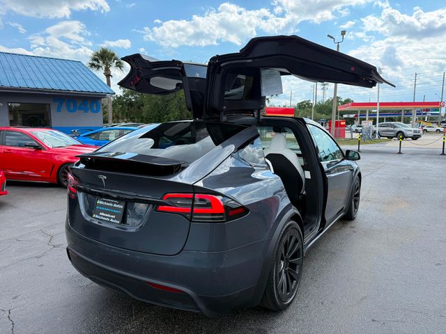 2022 Tesla Model X Long Range's photo