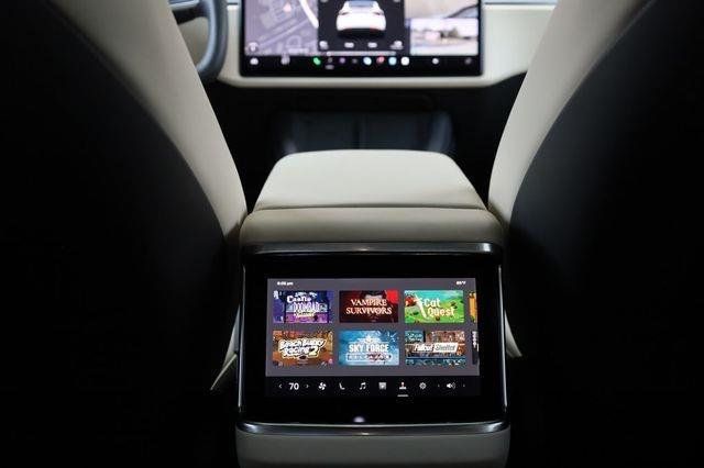 2022 Tesla Model X Plaid - 23026110 - 41