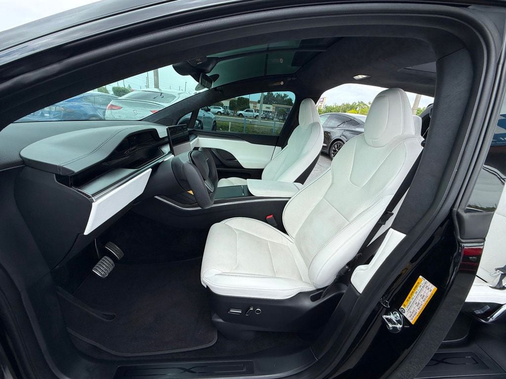 2022 Tesla Model X **PLAID**6 PASSENGERS**WHITE INTERIOR**22" WHEELS** - 23006527 - 9