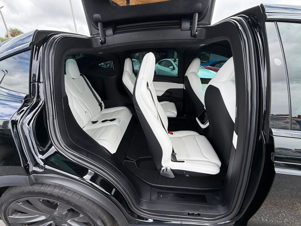 2022 Tesla Model X **PLAID**6 PASSENGERS**WHITE INTERIOR**22" WHEELS** - 23006527 - 31