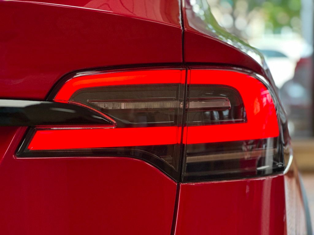 2022 Tesla Model X Plaid photo 14