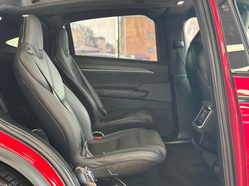 2022 Tesla Model X Plaid photo 28