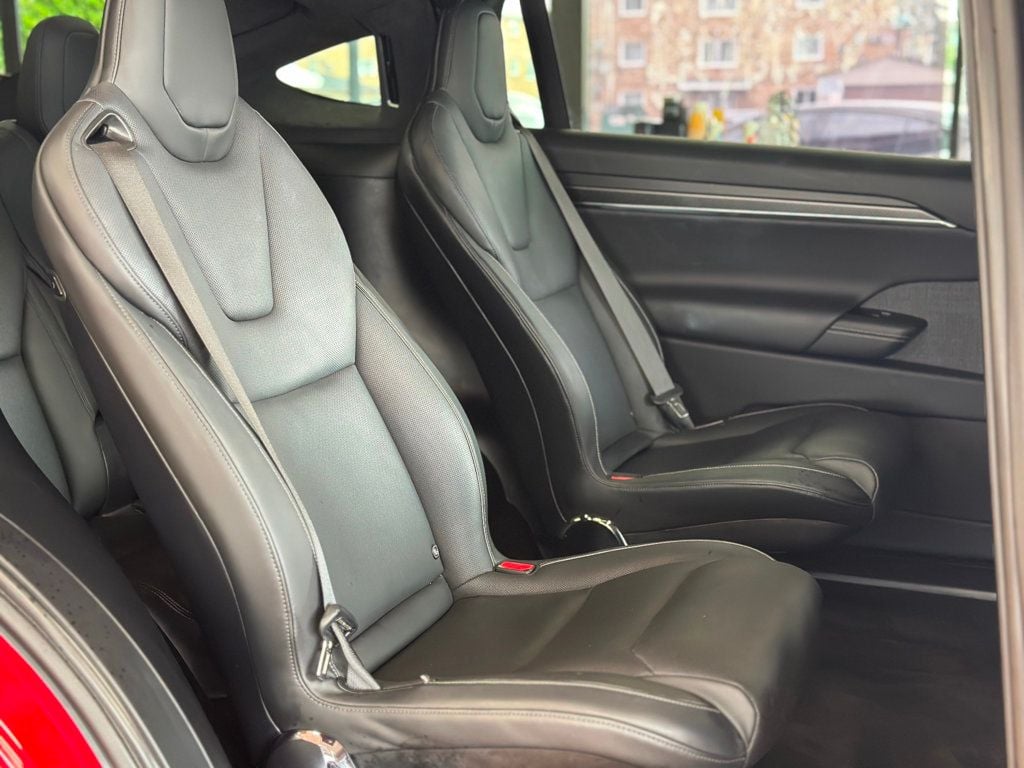 2022 Tesla Model X Plaid photo 29