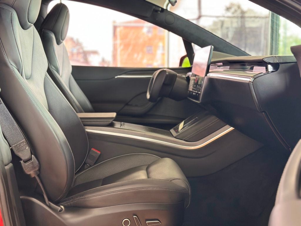 2022 Tesla Model X Plaid photo 30