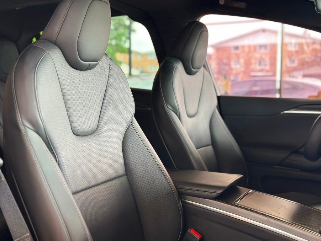 2022 Tesla Model X Plaid photo 31