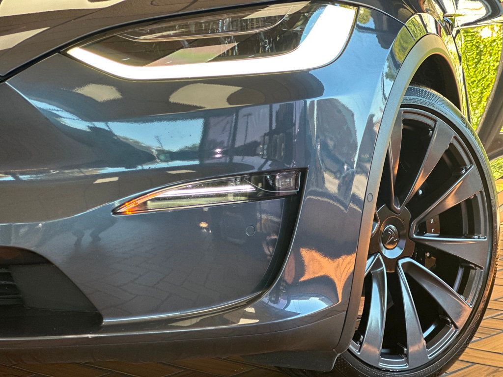 2022 Tesla Model X Plaid photo 4