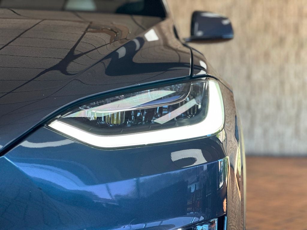 2022 Tesla Model X Plaid AWD - 22914108 - 6