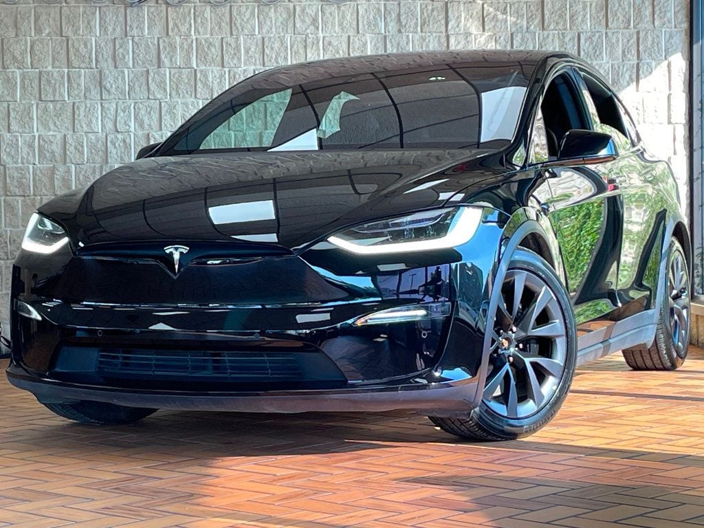 2022 Tesla Model X Plaid photo 2