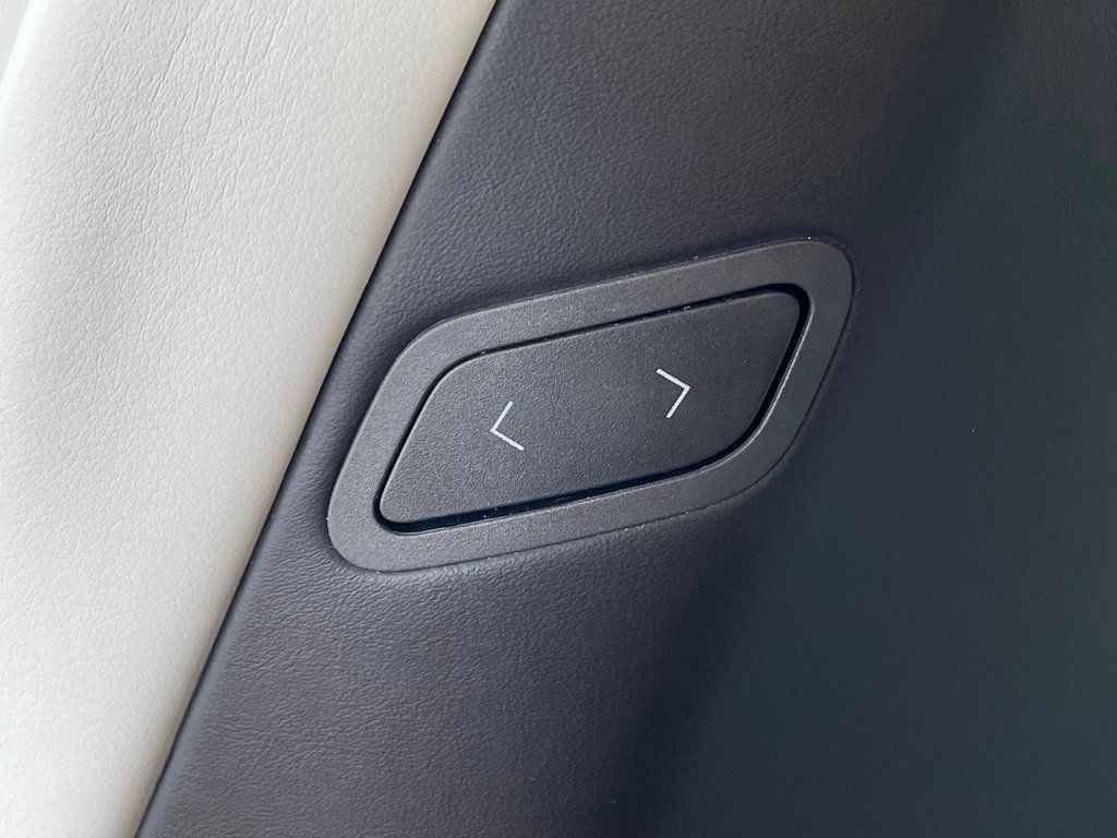 2022 Tesla Model X Plaid AWD - 23014468 - 22