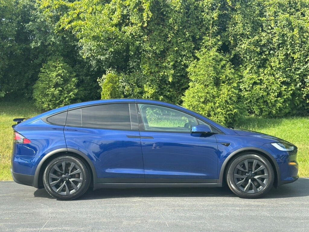 2022 Tesla Model X Plaid photo 10
