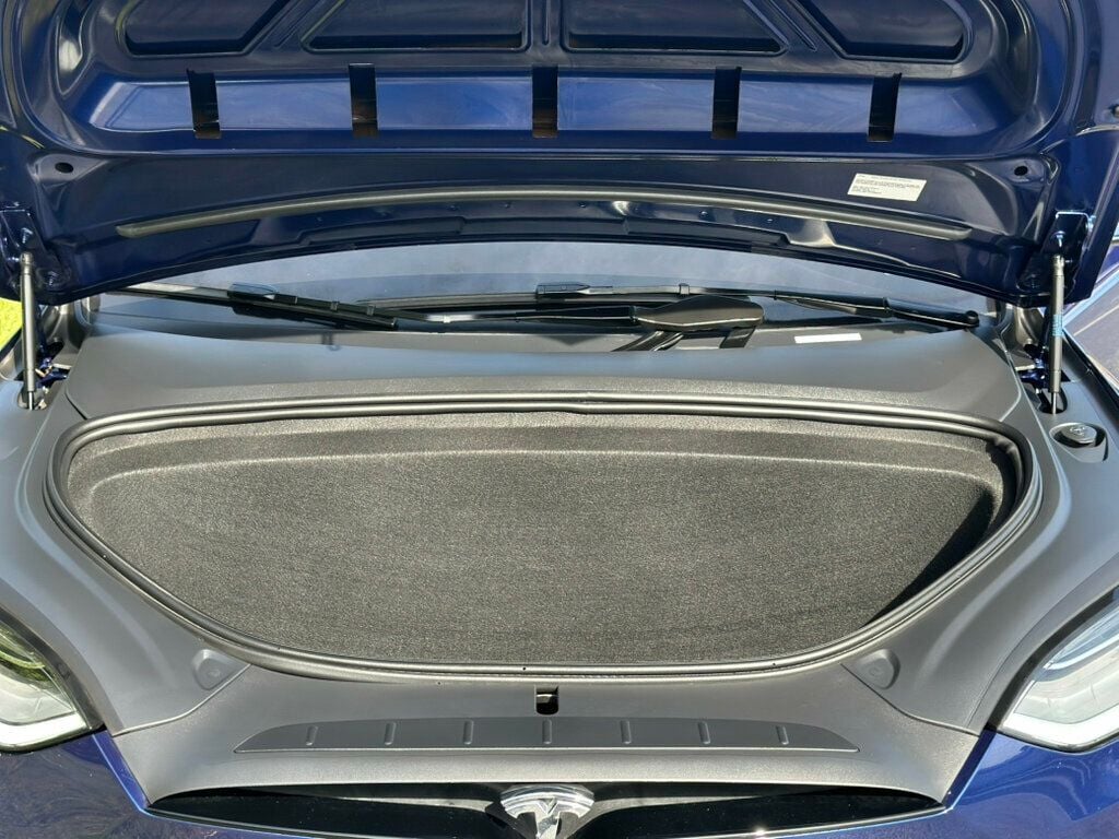 2022 Tesla Model X Plaid photo 13
