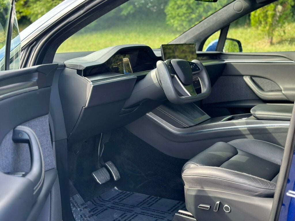 2022 Tesla Model X Plaid photo 14
