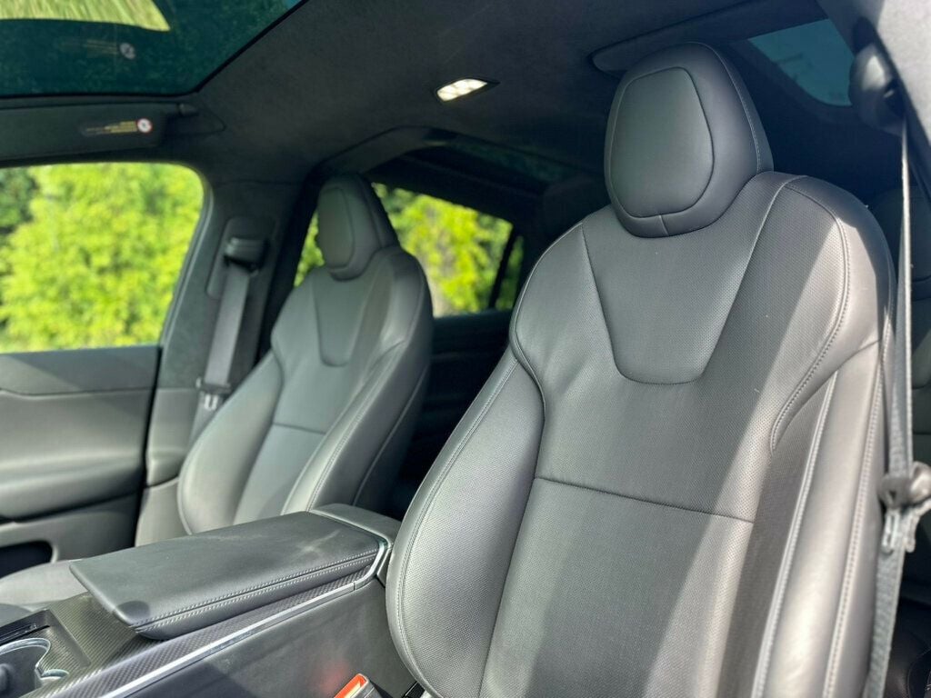 2022 Tesla Model X Plaid photo 18