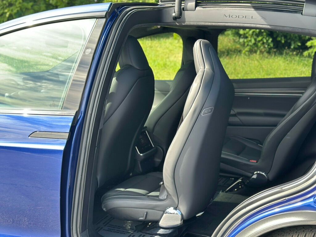 2022 Tesla Model X Plaid photo 26