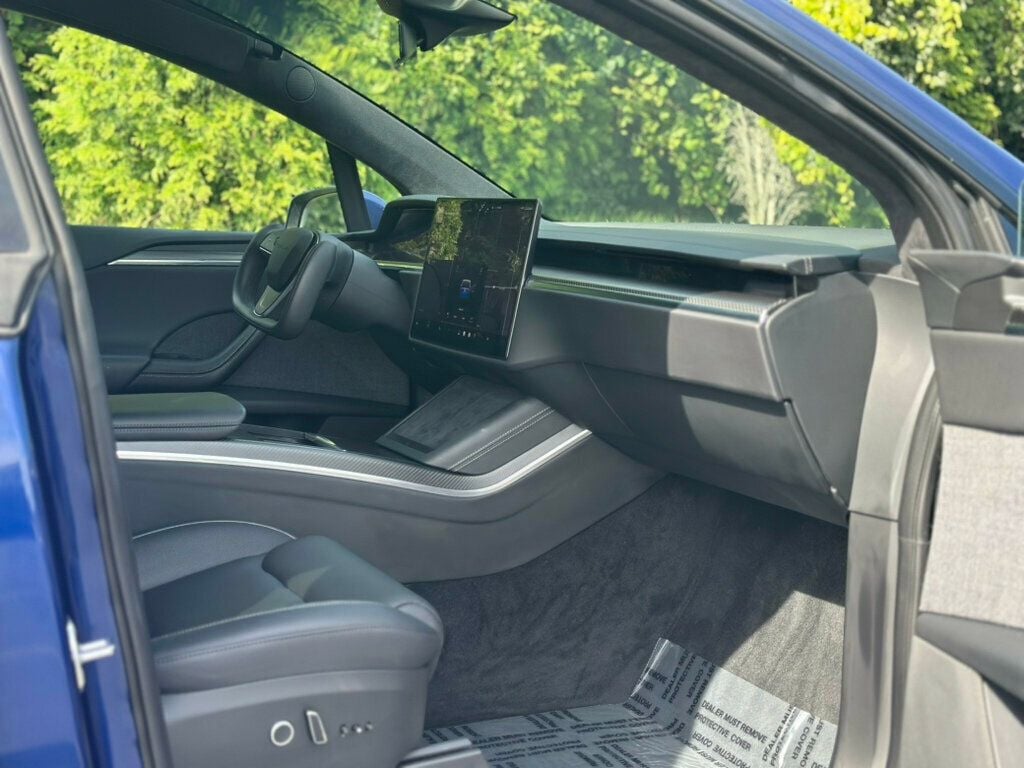 2022 Tesla Model X Plaid photo 33