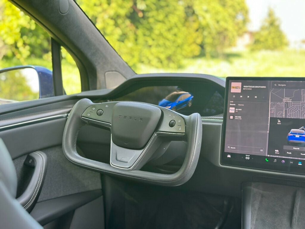 2022 Tesla Model X Plaid photo 35