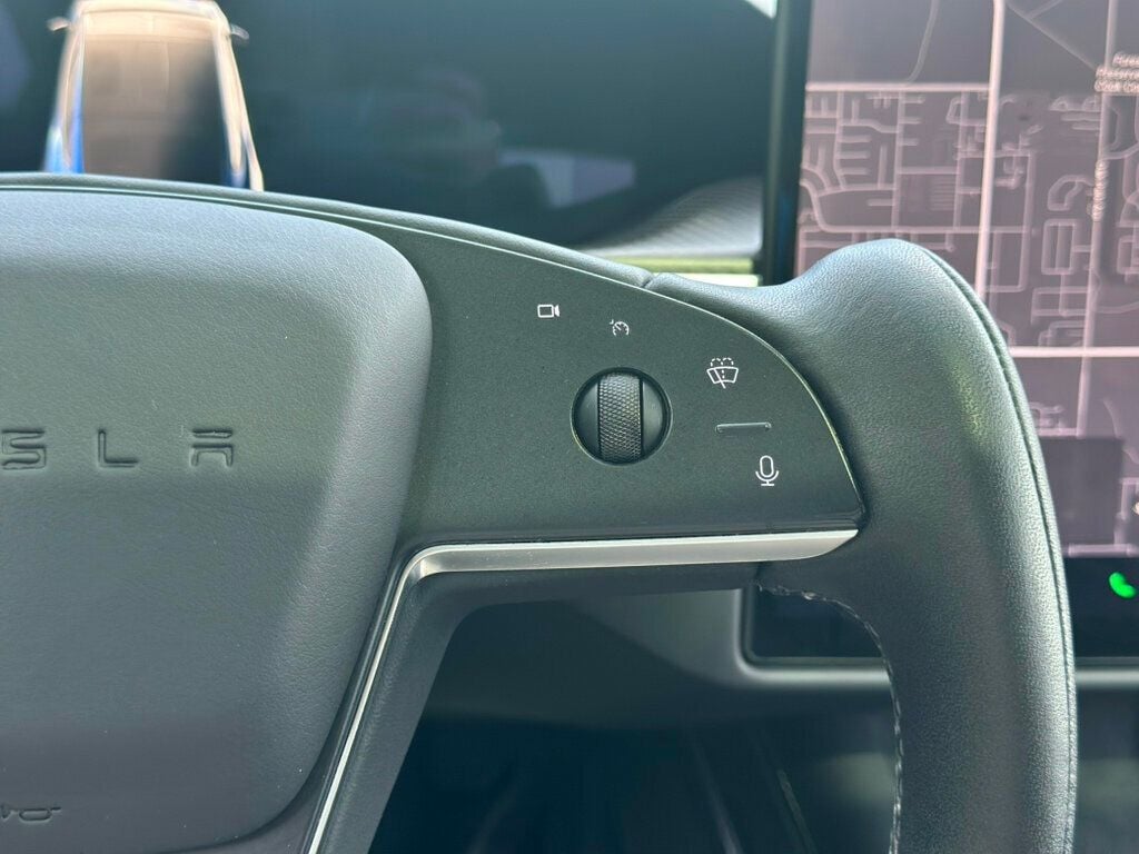 2022 Tesla Model X Plaid photo 38