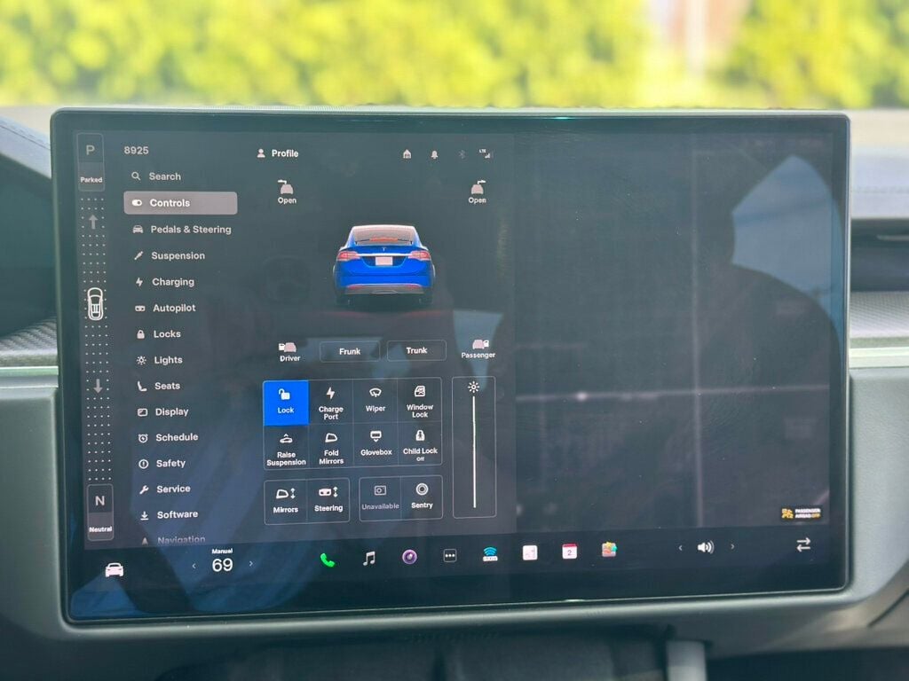 2022 Tesla Model X Plaid photo 40