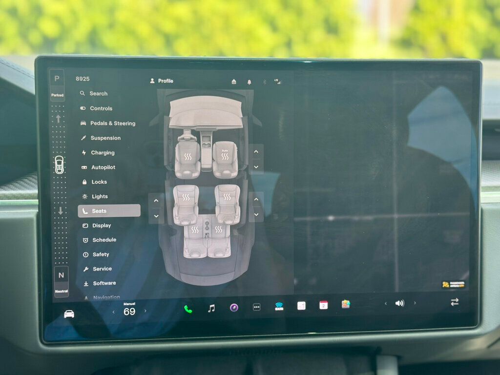 2022 Tesla Model X Plaid photo 42