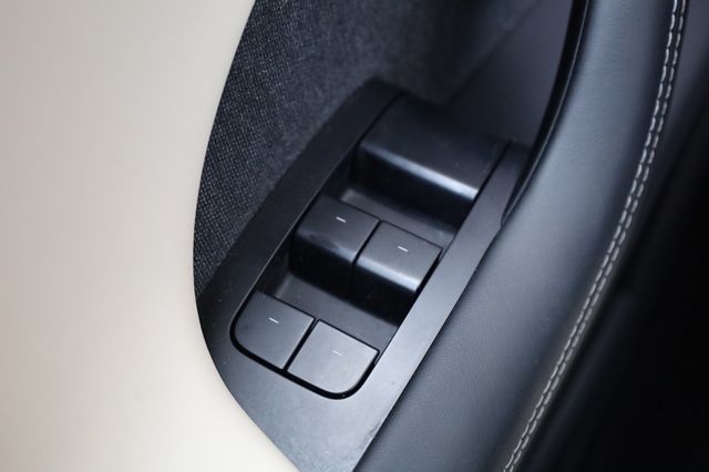 2022 Tesla Model X Plaid AWD - 23004208 - 35