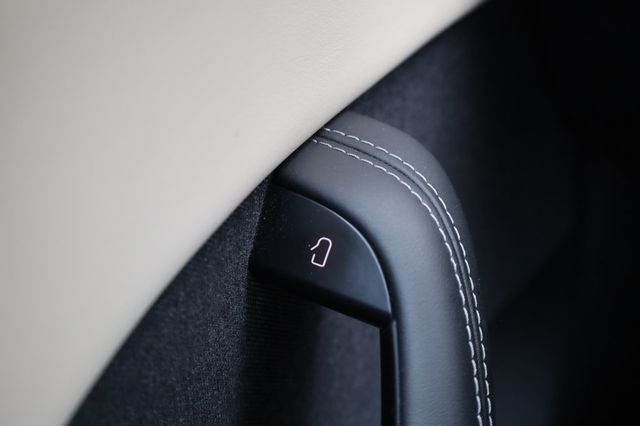 2022 Tesla Model X Plaid AWD - 23004208 - 36