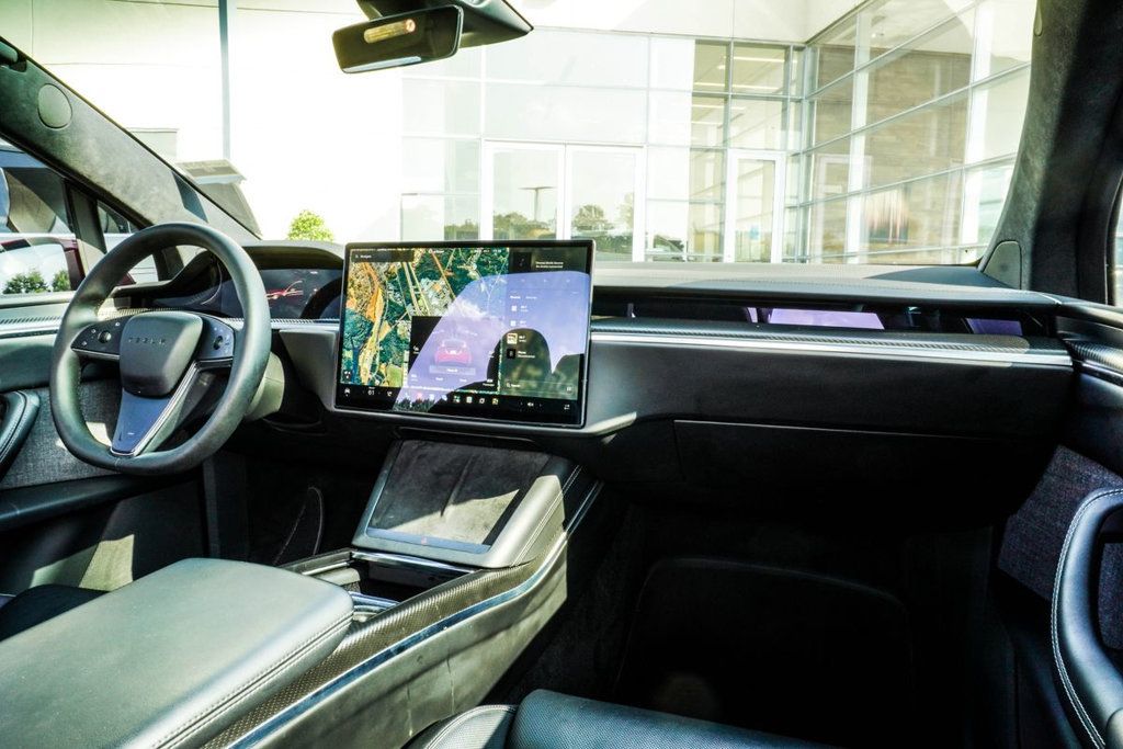 Tesla Model X photo 19