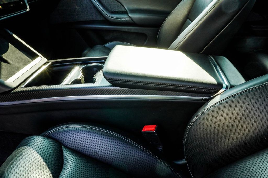 Tesla Model X photo 23