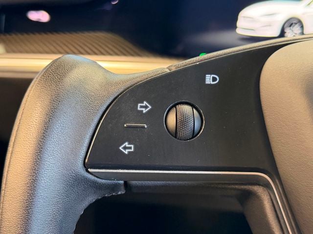 2022 Tesla Model X Plaid AWD - 23070442 - 30