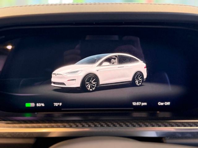 2022 Tesla Model X Plaid AWD - 23070442 - 32