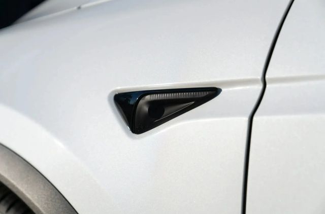 2022 Tesla Model X Plaid AWD - 22938491 - 18