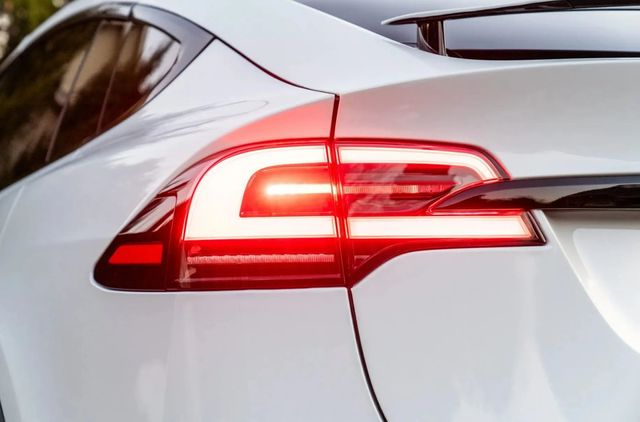 2022 Tesla Model X Plaid AWD - 22938491 - 25