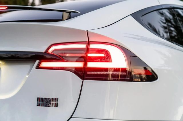 2022 Tesla Model X Plaid AWD - 22938491 - 26